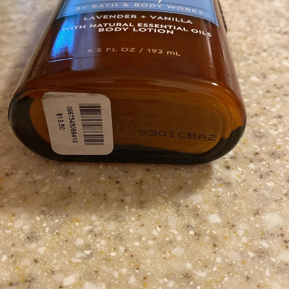 Bath & Body Works LAVENDER VANILLA SLEEP Aromatherapy Body Lotion NWT